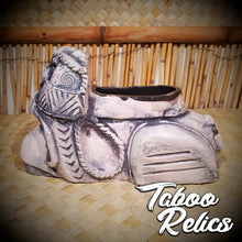 Load image into Gallery viewer, PaPa Ueleii (petal pink test glaze)(discounted)