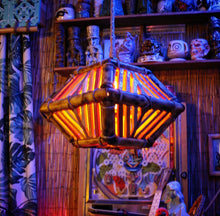 Load image into Gallery viewer, The Poly Lamp