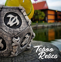 Load image into Gallery viewer, Honu Swag Lamp