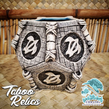 Load image into Gallery viewer, Honu Swag Lamp